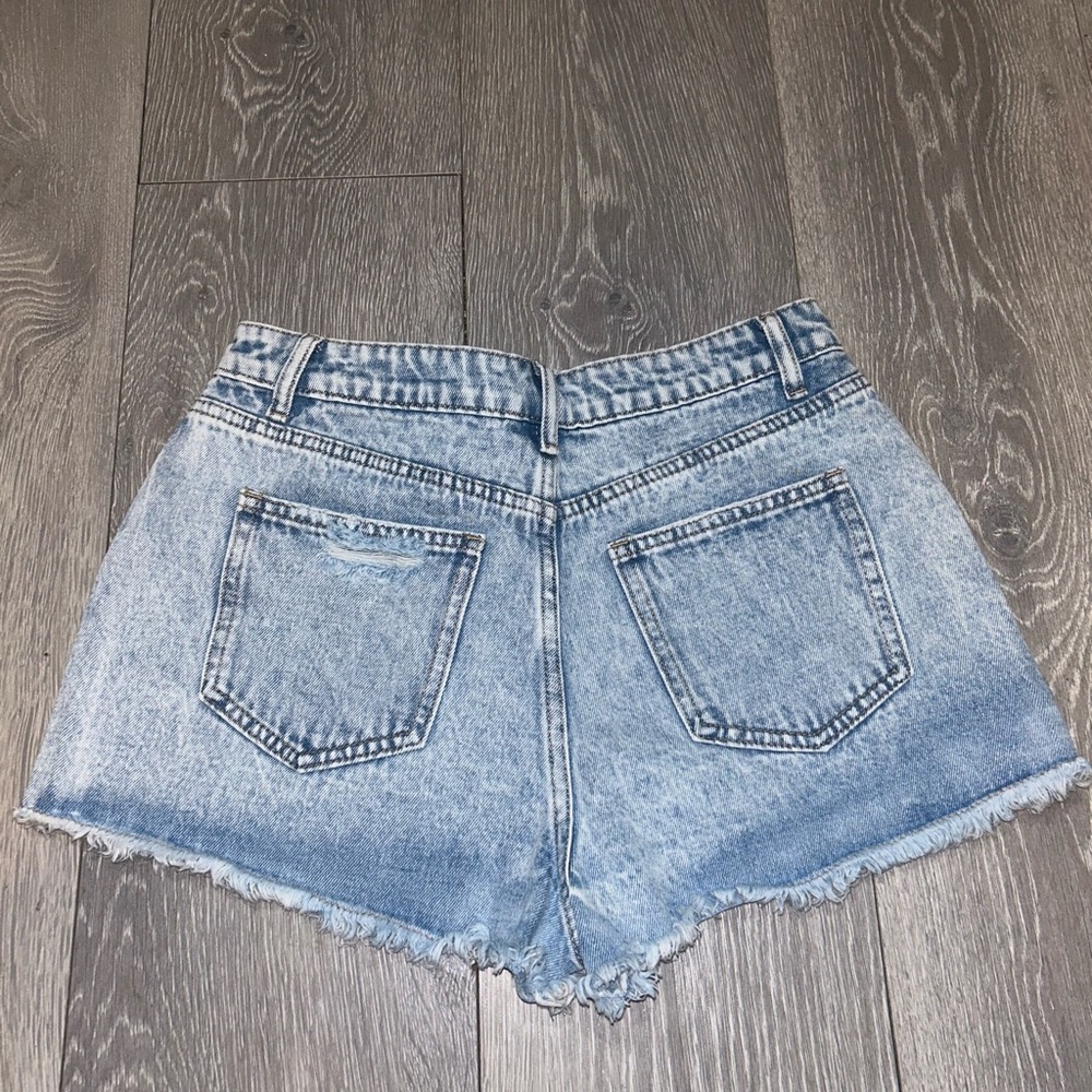 Women’s Jean shorts. Size 28